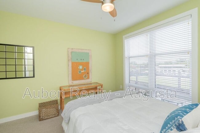 Building Photo - 111 Railroad Ave