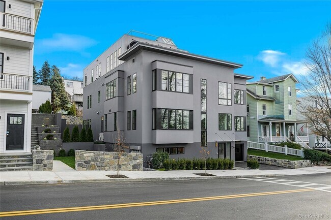 Building Photo - 156 Palisade St