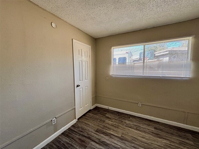 Building Photo - 5610 Drakestone Blvd