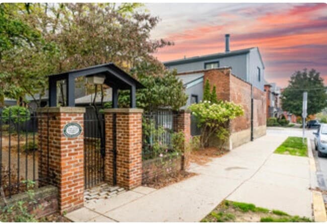 Building Photo - 1724 Wharton St
