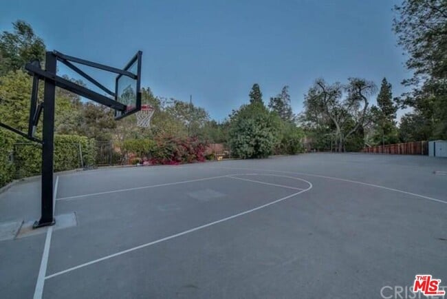 Building Photo - 4949 Palomar Dr