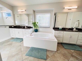 Building Photo - 24 Woodsong Ln