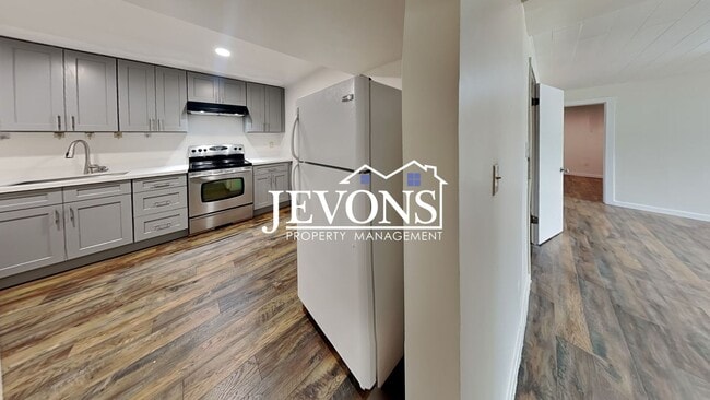 Building Photo - $1,000 Rent Credit if move-in occurs befor...