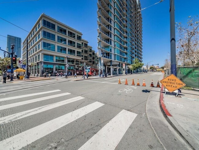 Building Street Level - 1080 Park Blvd