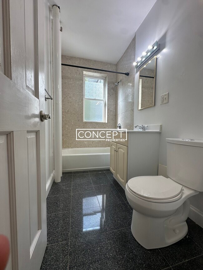 Building Photo - 18 Walbridge St