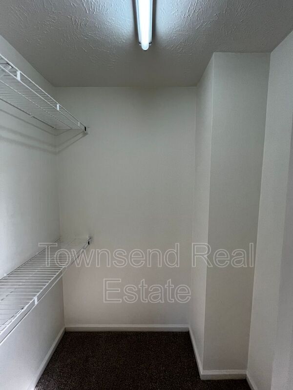 Building Photo - 1051 Ancestry Dr