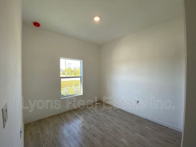 Building Photo - 13216 Keystone Blvd