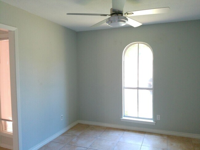 Building Photo - 1822 Volga Dr