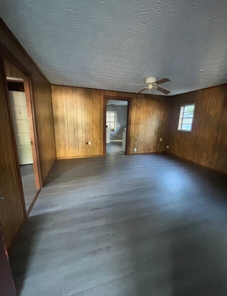 Building Photo - 135 Rice St