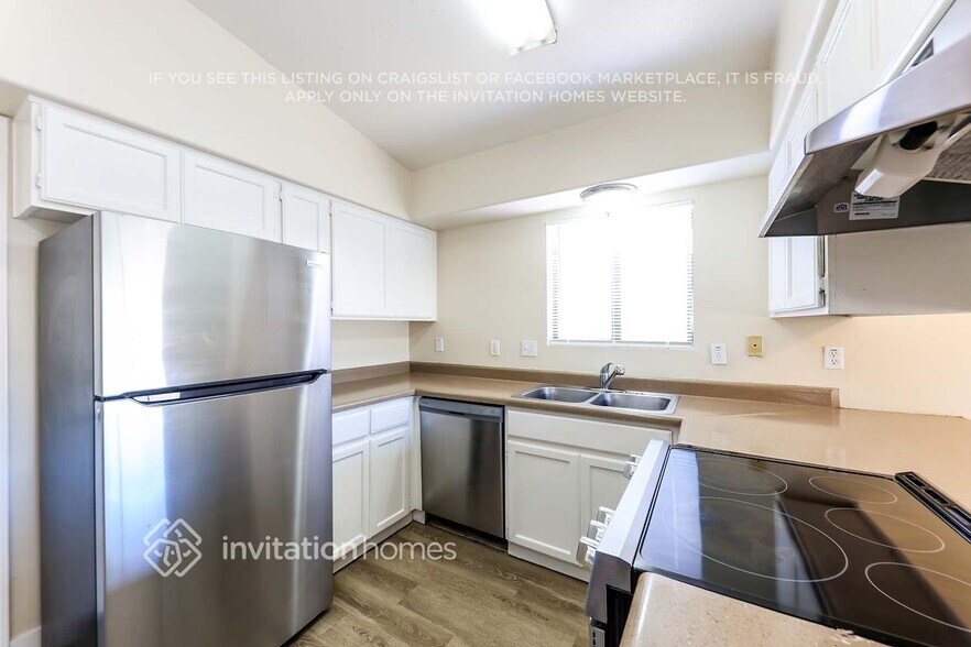 Building Photo - 11134 N 82nd Dr