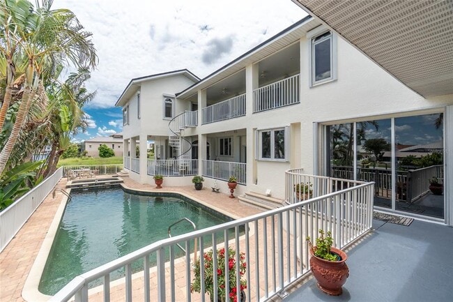 Building Photo - 202 George Rd SE