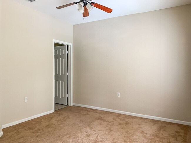 Building Photo - Beautiful 2/2.5 in Magnolia Place