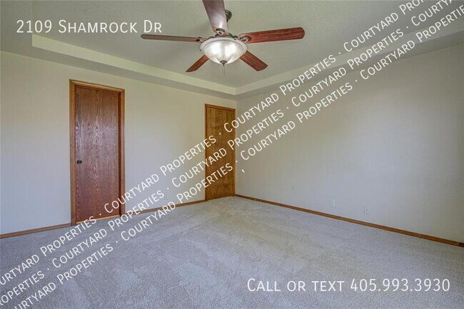 Building Photo - 2109 Shamrock Dr