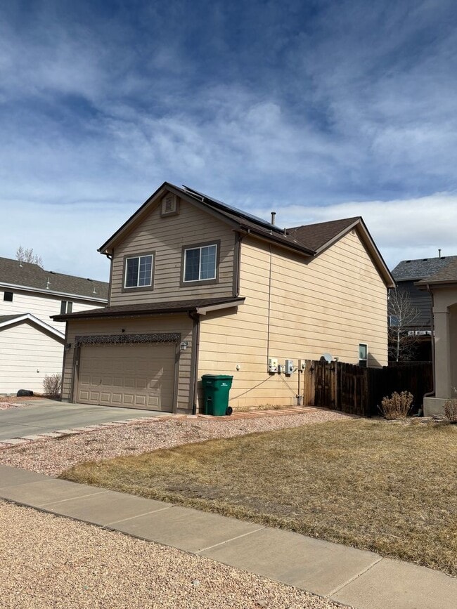 Building Photo - Cozy 3-bed, 2.5-bath home in desirable Stetson Ridge.