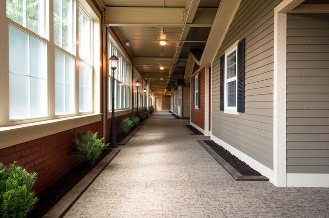 Building Photo - 433 W Railroad St