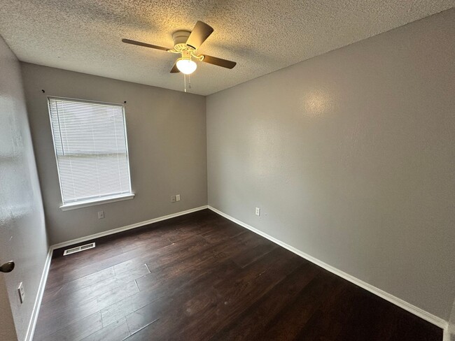 Building Photo - 3bed/2bath Home Available in Norman!