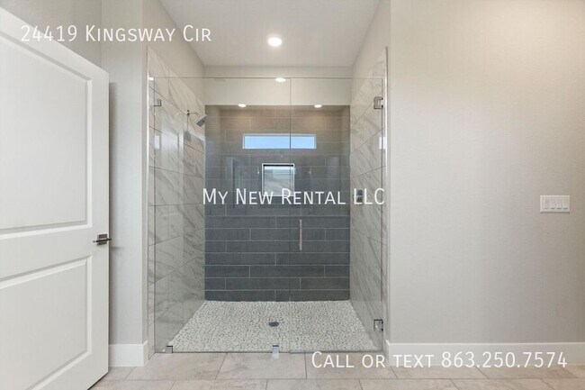 Building Photo - 24419 SW Kingsway Cir