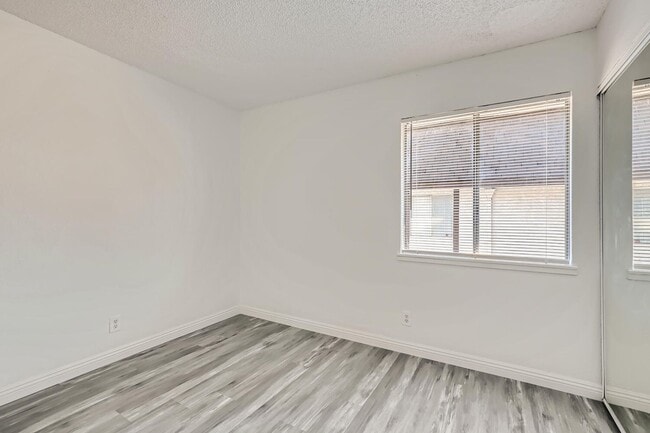 Building Photo - MOVE IN SPECIAL! HALF OFF FIRST MONTH'S RENT - Lovely 2 Bedroom Condo Near the Strip!