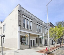Building Photo - 257 Main St