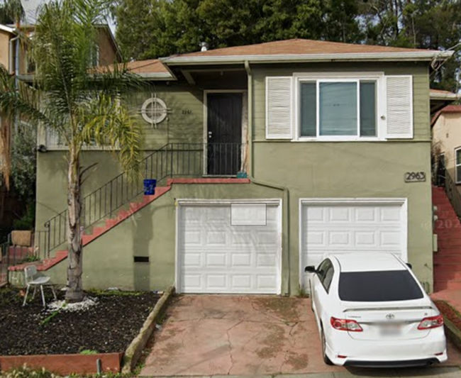 Building Photo - 2 bedroom 1 bath Duplex unit w/remodeled k...