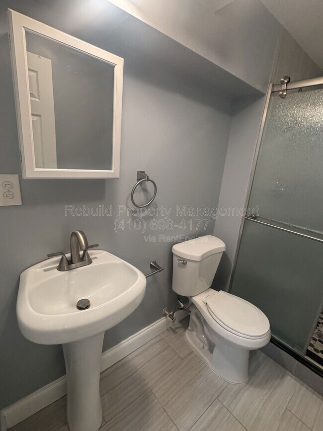 Building Photo - 54 Royalty Cir