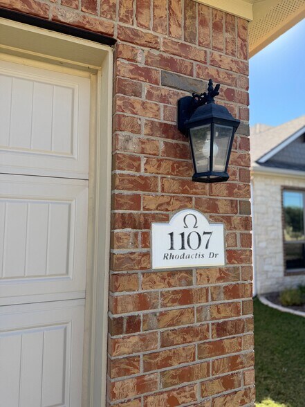 Building Photo - 1107 Rhodactis Dr