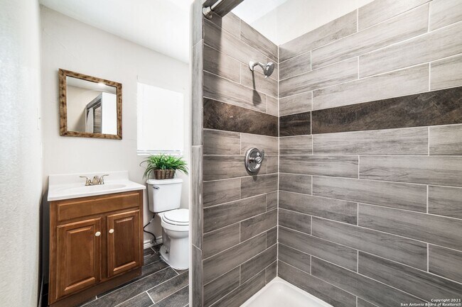 Building Photo - 326 E Rampart Dr