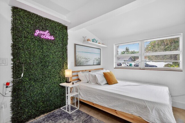 Building Photo - 4540 SW 28th Terrace