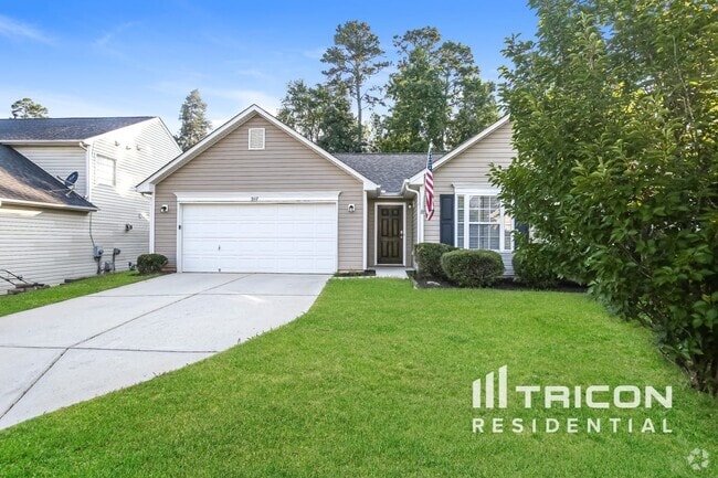 Building Photo - 2117 Clear Brook Dr