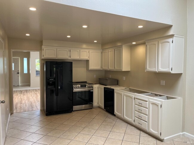 Building Photo - 443 San Marin Dr