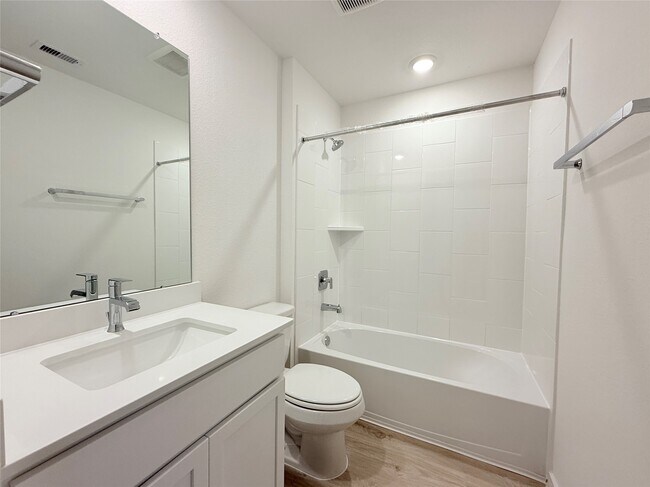 Building Photo - 30714 Wicklow Gdns Dr