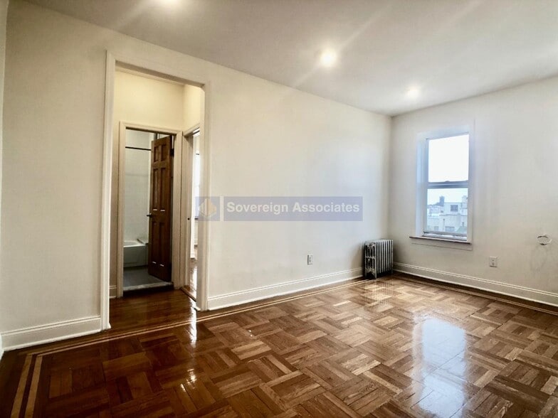 Primary Photo - 175 Pinehurst Ave