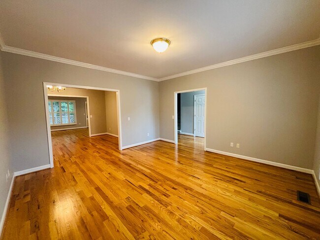 Building Photo - 1104 Caldwell Dr