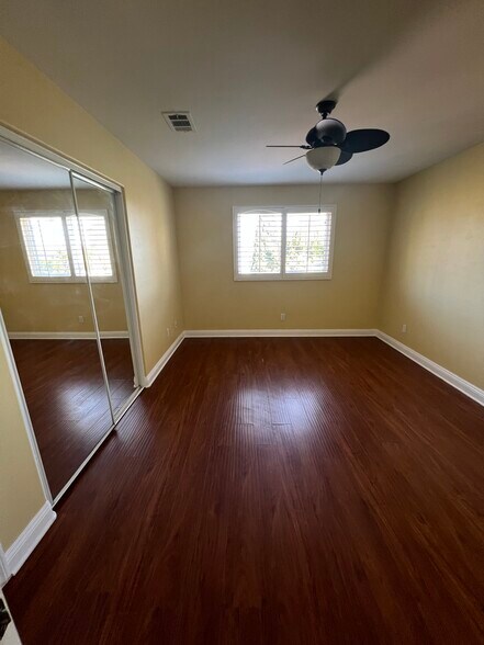 2 room - 1854 Peaceful Ct