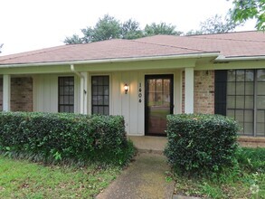 Building Photo - South Tyler! Spacious 3 Bedroom, 2 Bath