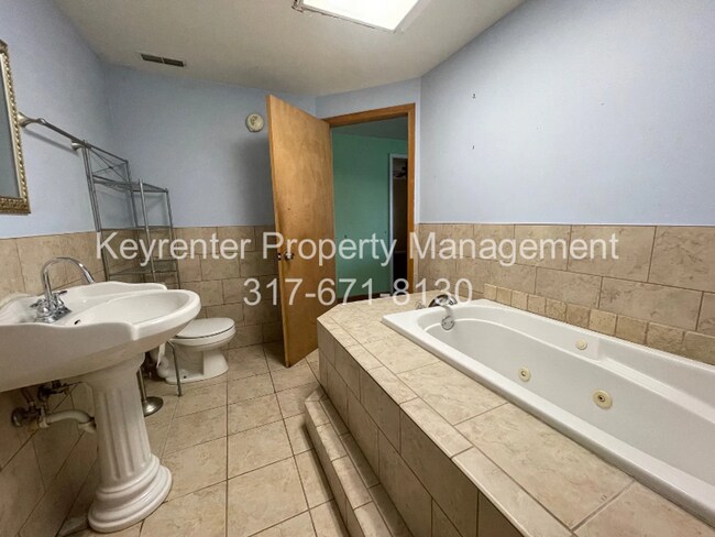 Building Photo - Cozy 3BR/2BA Home with Deck & Yard – Great Greenfield Location