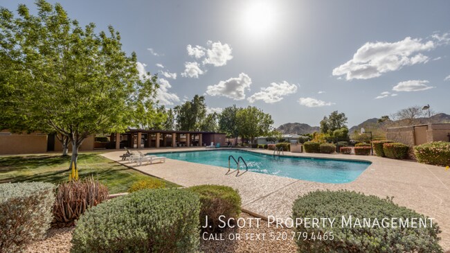 Building Photo - 9059 N Arroya Vista Dr