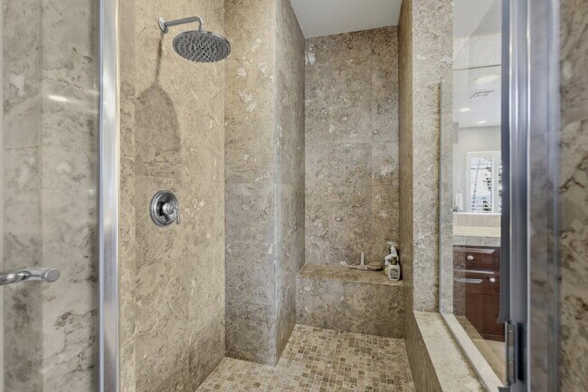 Building Photo - Elegant Arrowcreek Home!