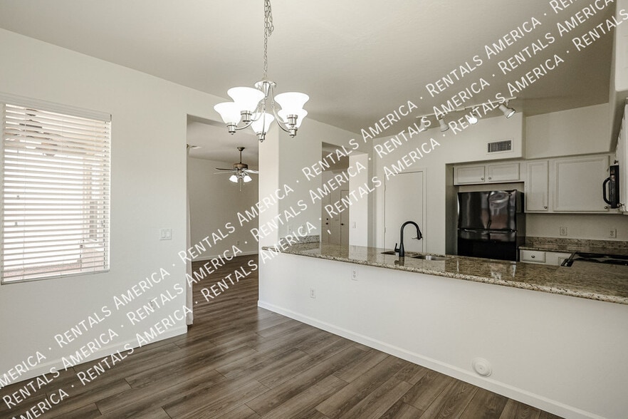 Building Photo - 8757 E Lomita Ave