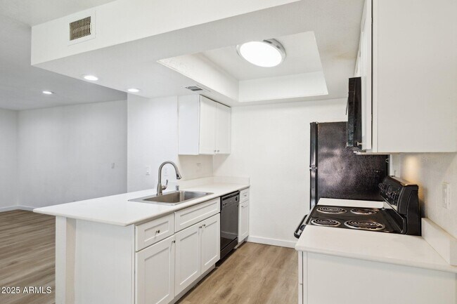 Building Photo - 520 N Stapley Dr