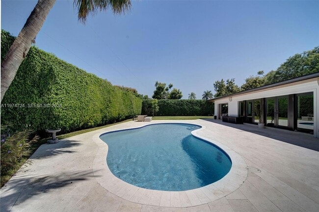 Building Photo - 1117 Alfonso Ave