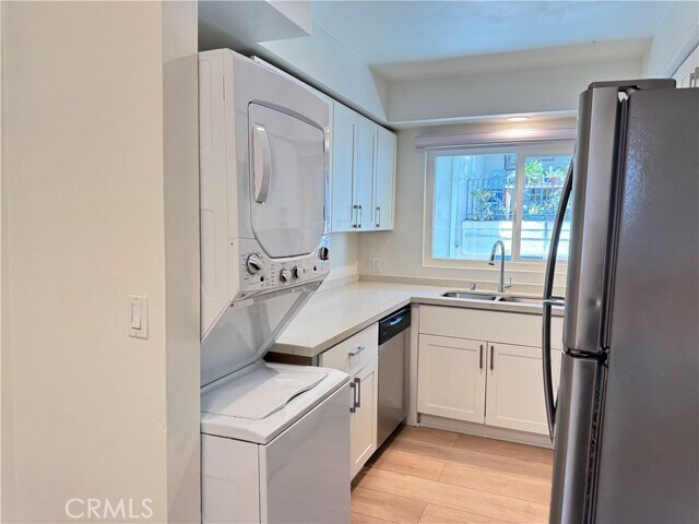 Building Photo - 251 N Oakland Ave