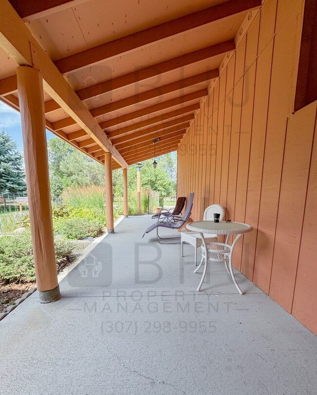 Building Photo - 21 Mills Ln
