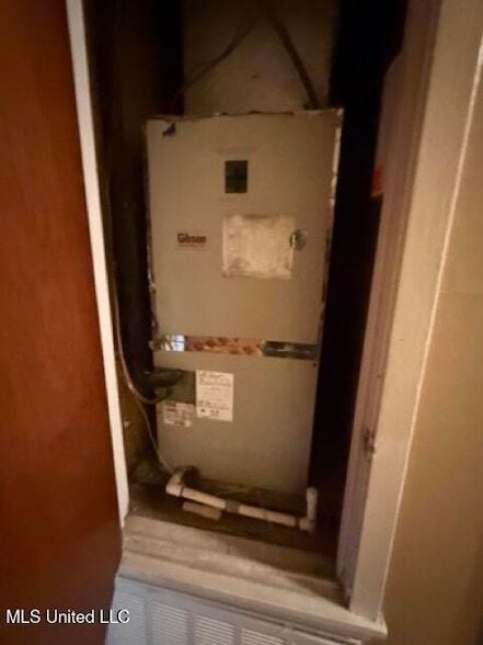 Building Photo - 320 Springdale Cir