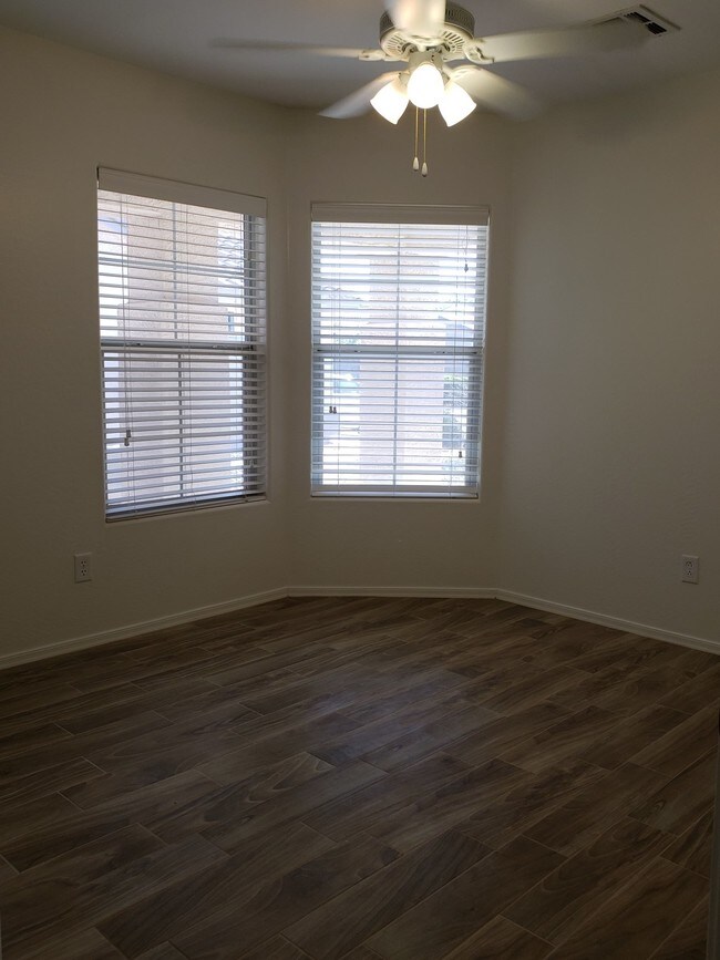 Building Photo - 1478 E Poncho Ln