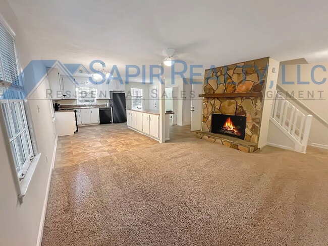 Building Photo - 4125 Maple Ferry Dr