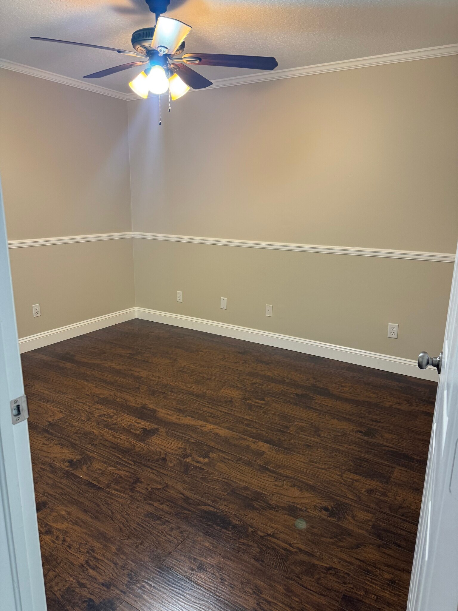Downstairs bedroom - 12836 Woodmill Dr