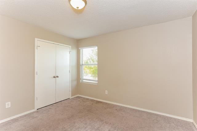 Building Photo - 3011 Clemente Dr