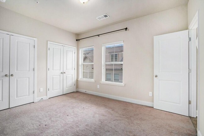 Building Photo - 612 Luckett Ct