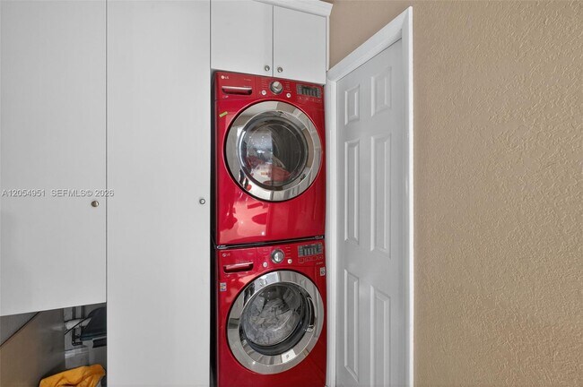 Building Photo - Southwest 127th Avenue, Miami, FL 33175 - 3 BR 2.5 BA single-family home